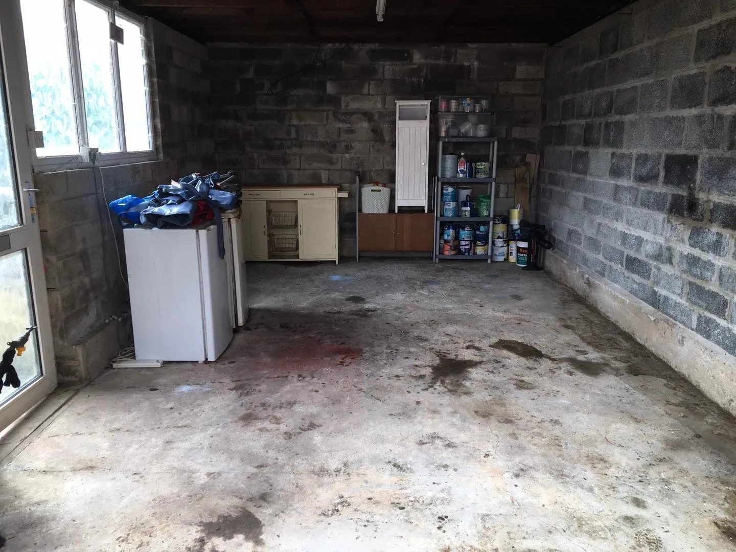Photo of a garage that is waste free